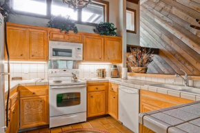 Ridgepoint Townhome 084 by East West Hospitality